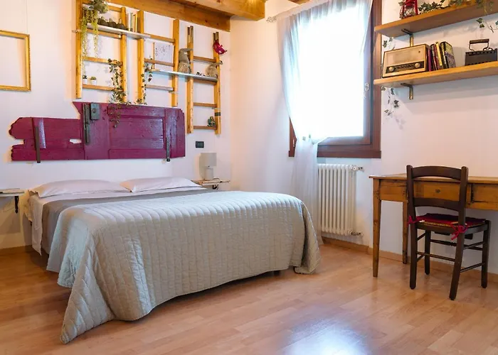 Venice\'S Neighbor Home